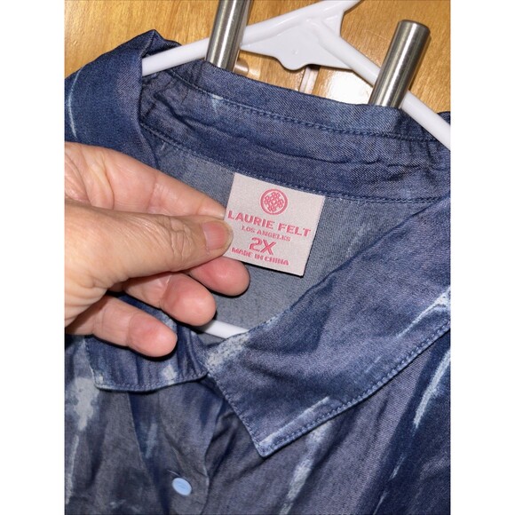 Laurie Felt Women Top 2X Easy Tencel Blue Roll Tab Sleeve Button Up - Picture 3 of 8